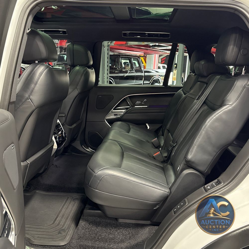 2023 Land Rover Range Rover P530 SE LWB