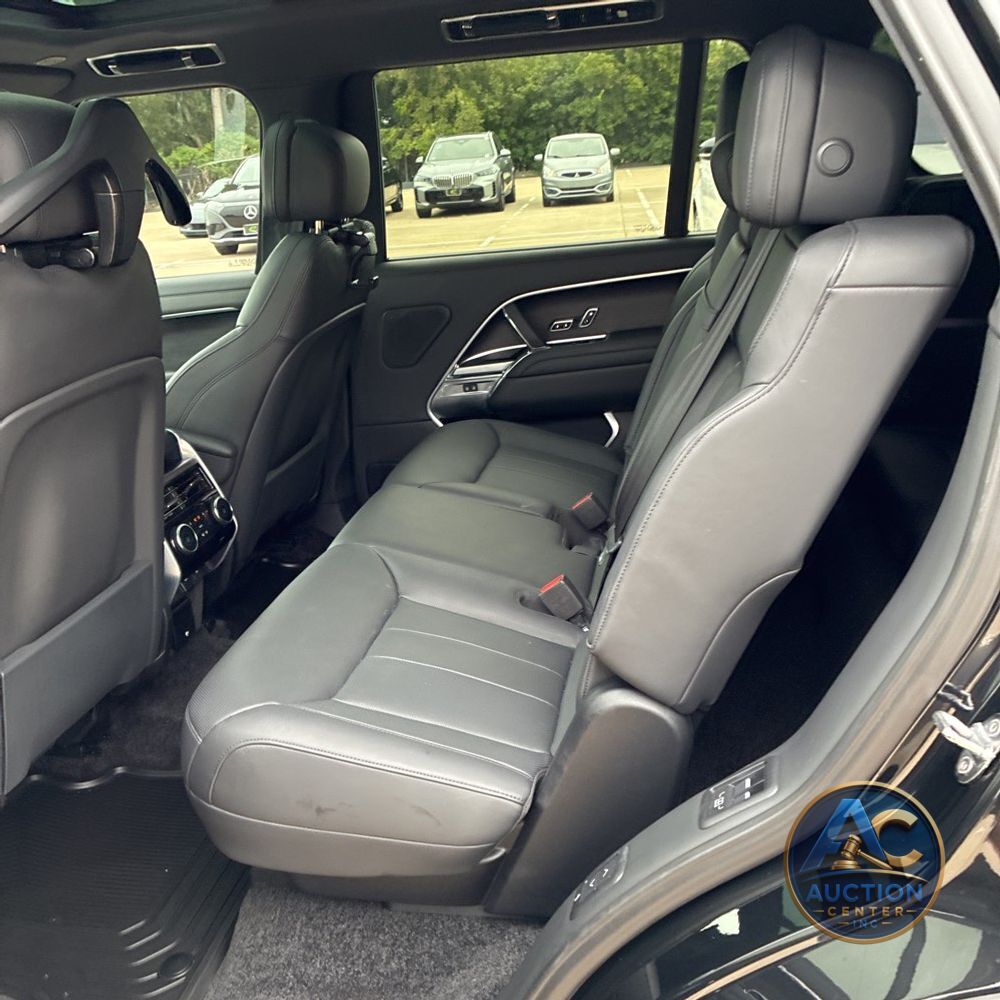 2025 Land Rover Range Rover SE P530