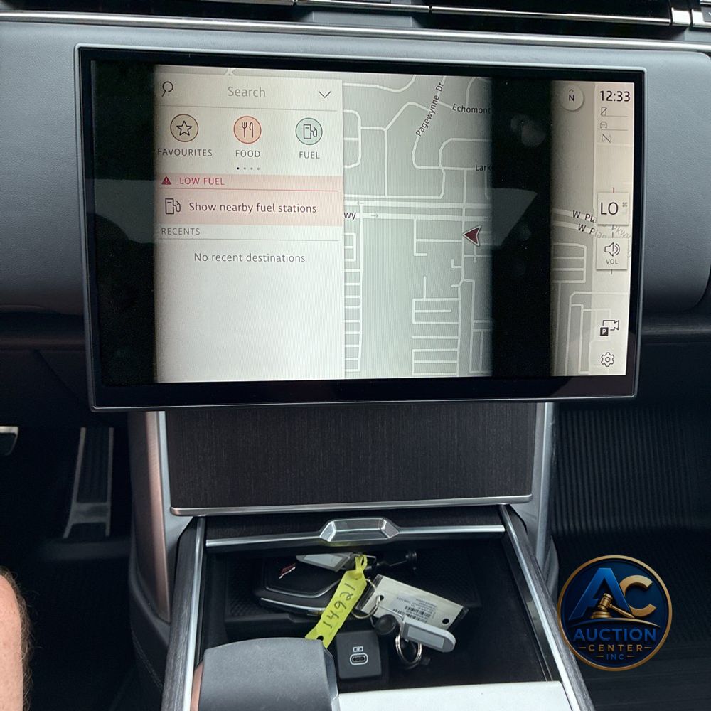 2025 Land Rover Range Rover SE P530