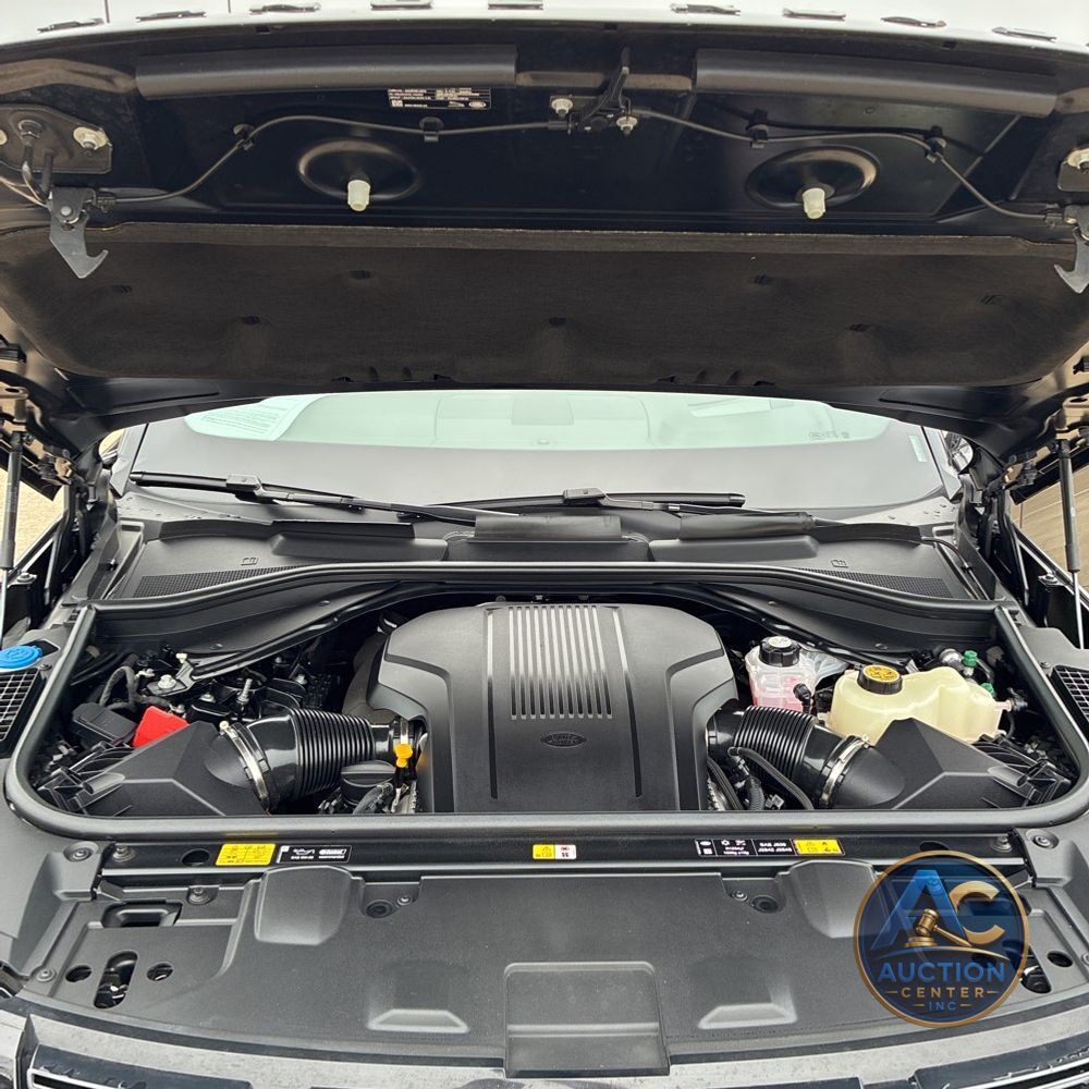 2025 Land Rover Range Rover SE P530