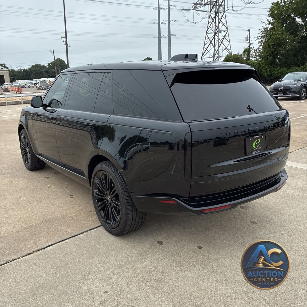 2025 Land Rover Range Rover SE P530