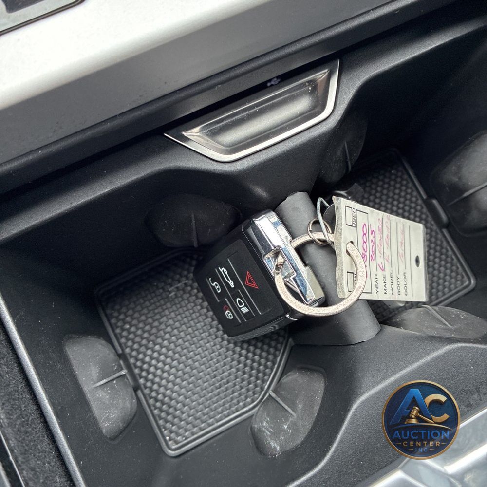 2025 Land Rover Range Rover SE P530