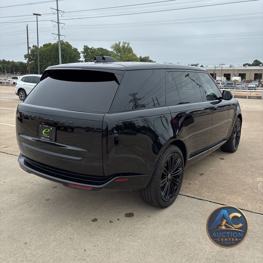 2025 Land Rover Range Rover SE P530