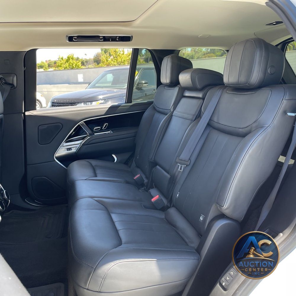 2023 Land Rover Range Rover SE