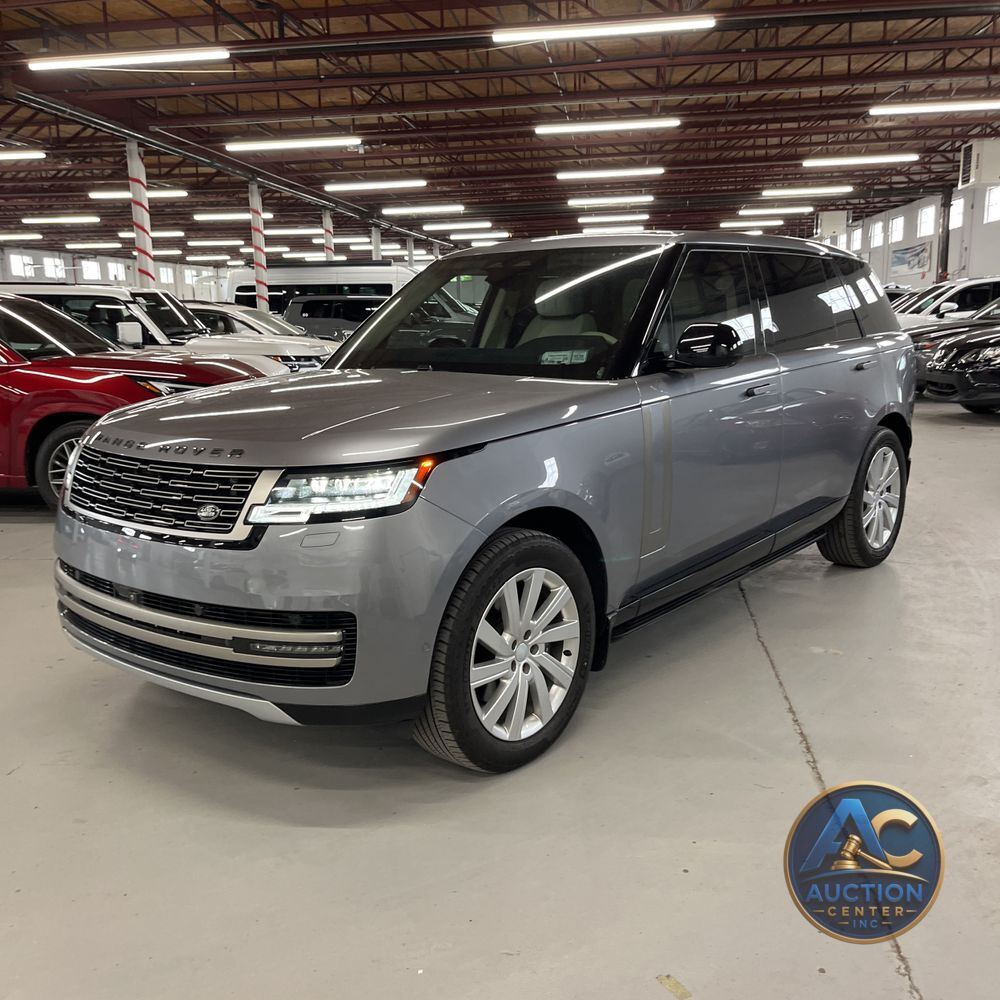 2024 Land Rover Range Rover P400 SE LWB