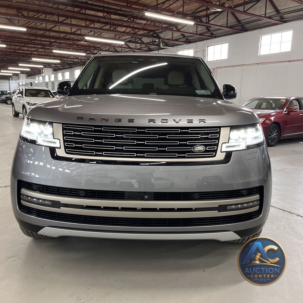 2024 Land Rover Range Rover P400 SE LWB