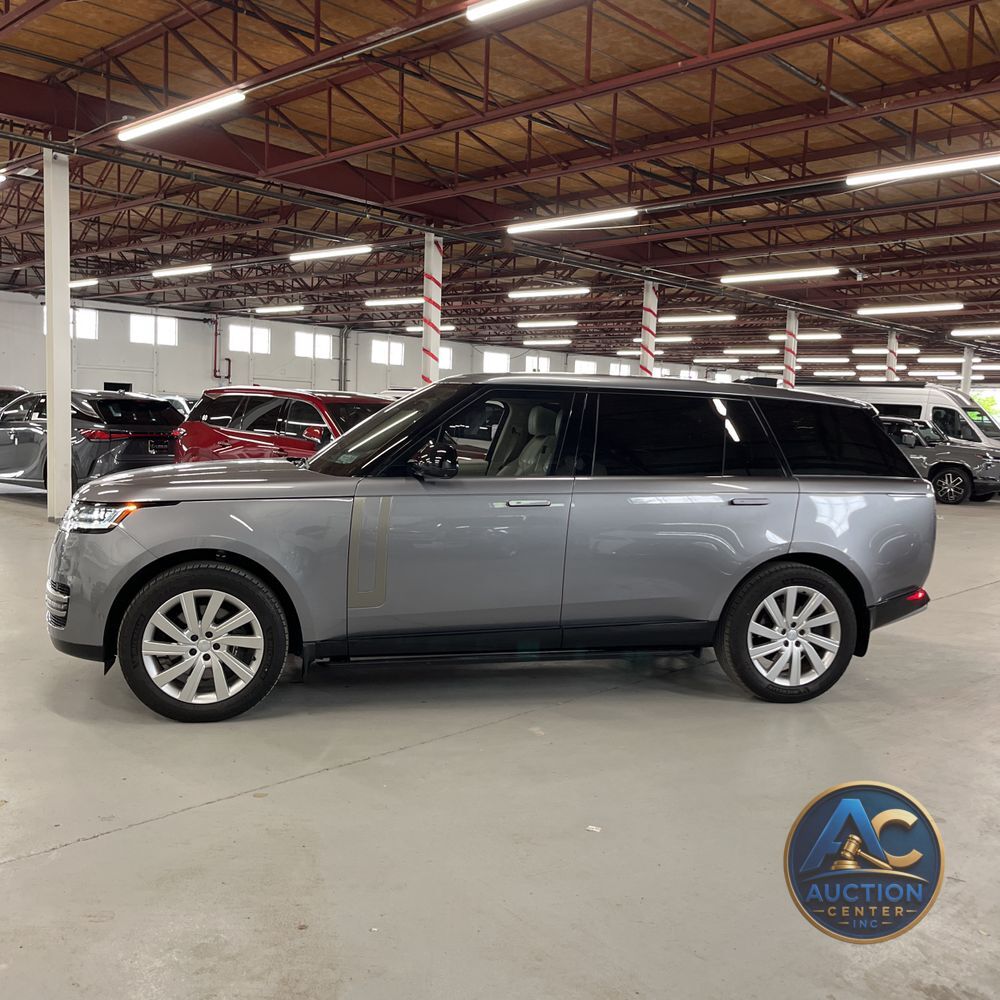 2024 Land Rover Range Rover P400 SE LWB