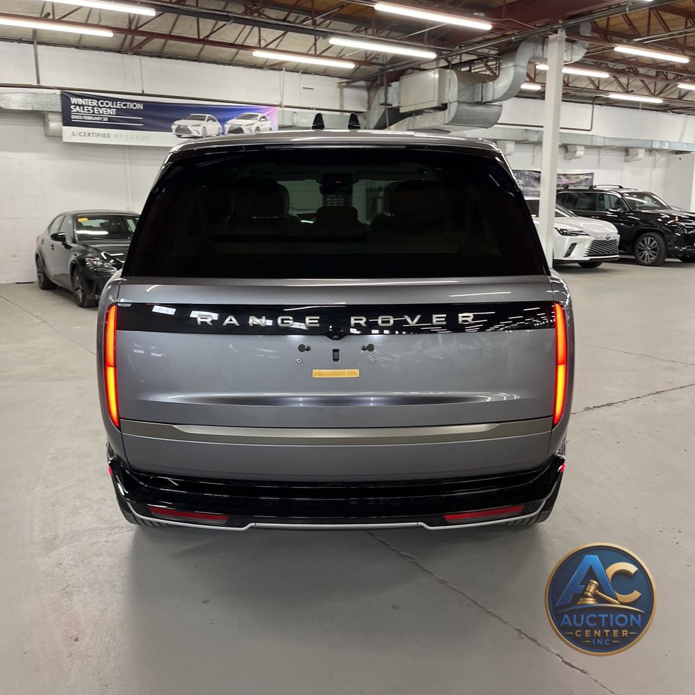 2024 Land Rover Range Rover P400 SE LWB