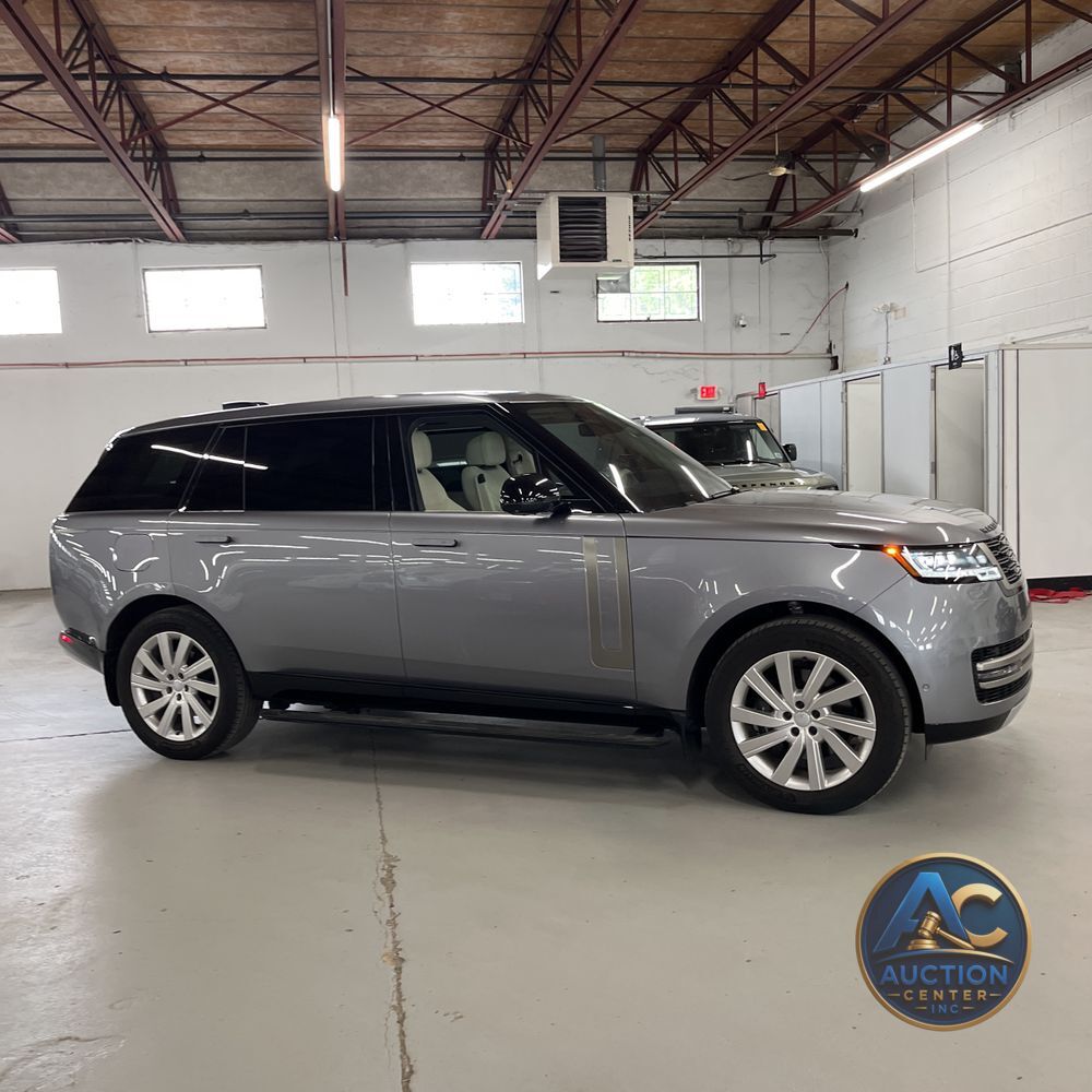2024 Land Rover Range Rover P400 SE LWB