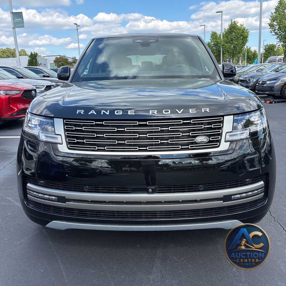 2025 Land Rover Range Rover P400 SE LWB