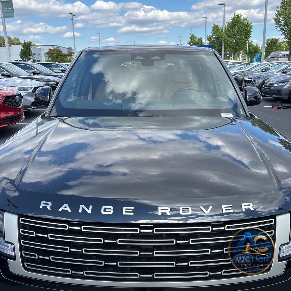 2025 Land Rover Range Rover P400 SE LWB