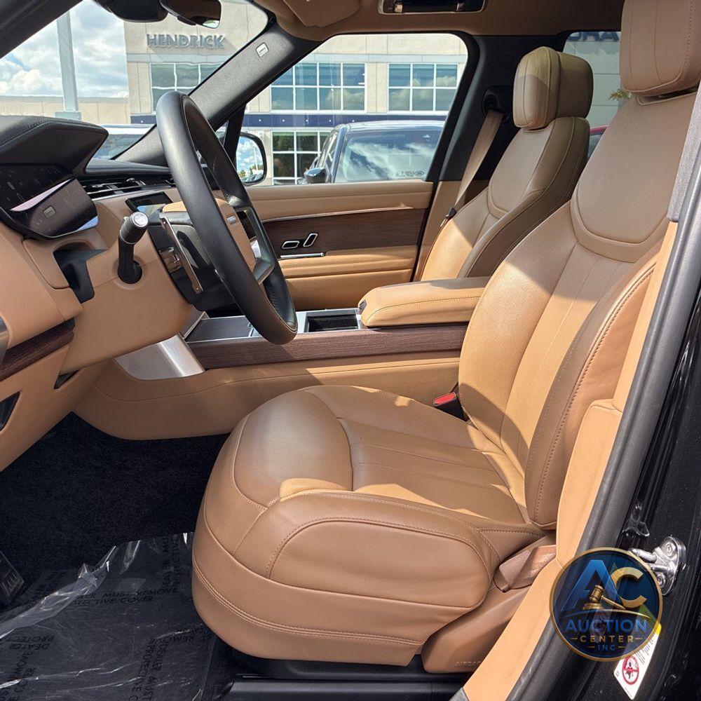 2025 Land Rover Range Rover P400 SE LWB