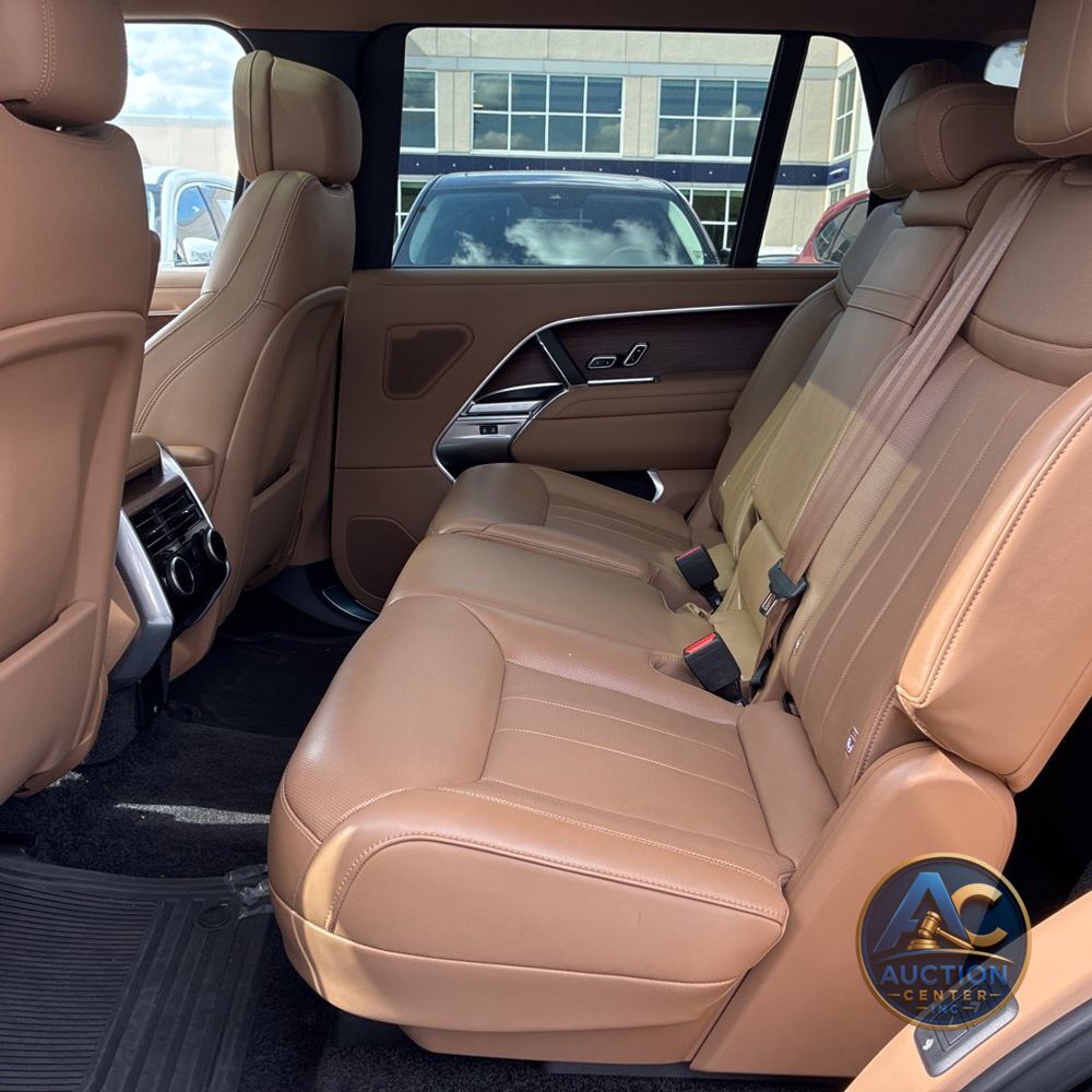 2025 Land Rover Range Rover P400 SE LWB