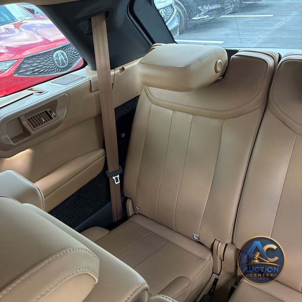 2025 Land Rover Range Rover P400 SE LWB