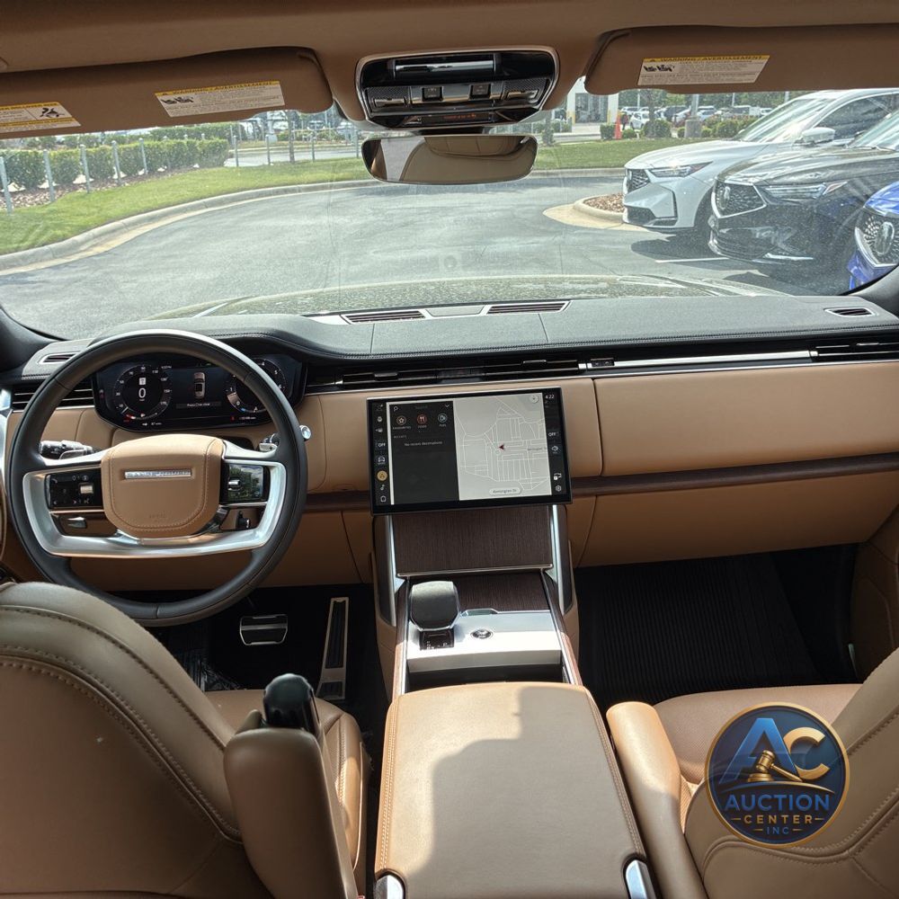 2025 Land Rover Range Rover P400 SE LWB