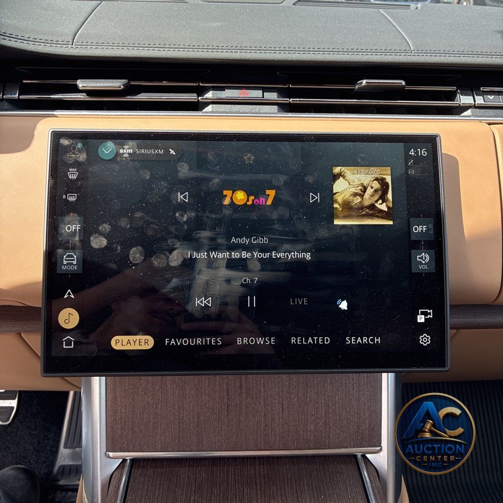2025 Land Rover Range Rover P400 SE LWB