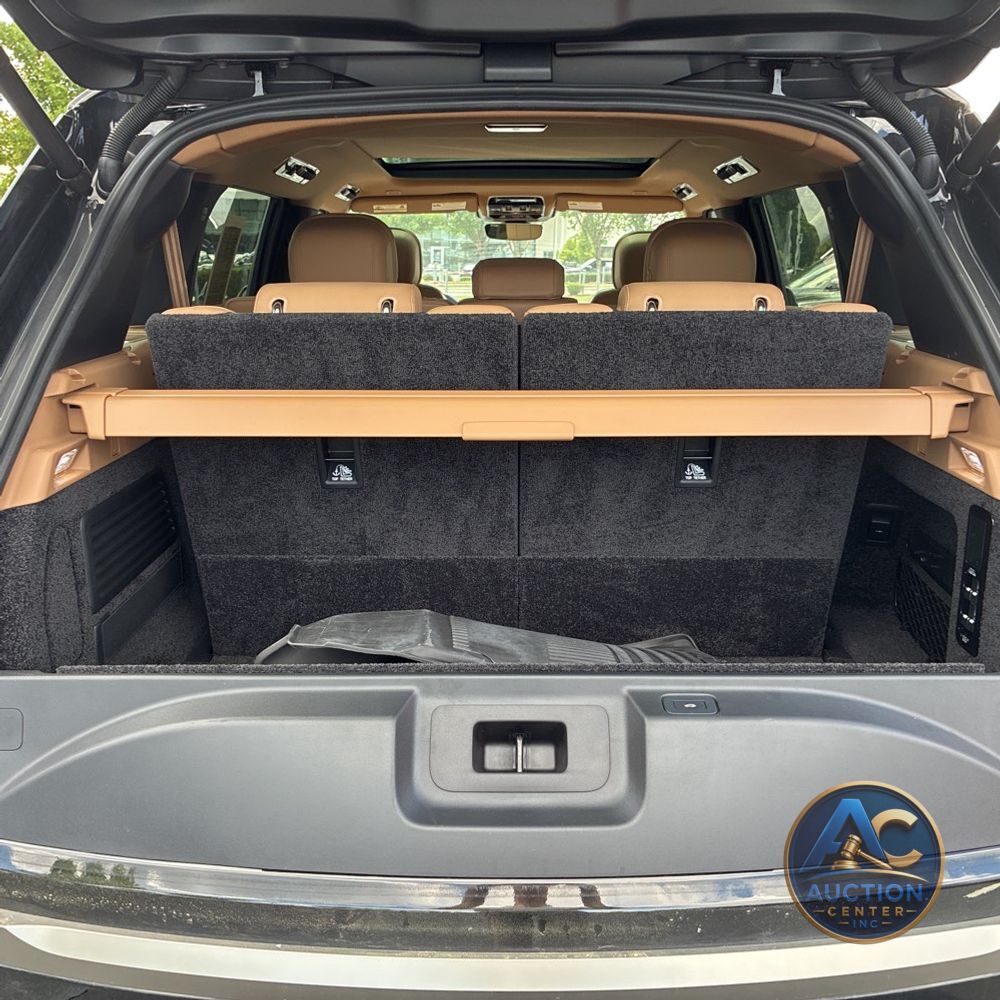 2025 Land Rover Range Rover P400 SE LWB