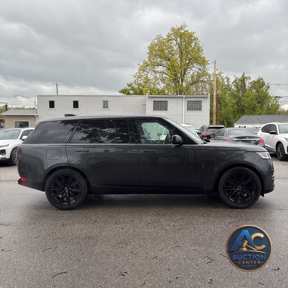 2023 Land Rover Range Rover P400 SE LWB