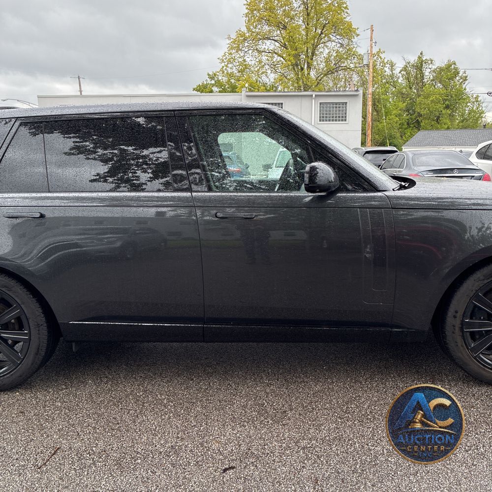 2023 Land Rover Range Rover P400 SE LWB