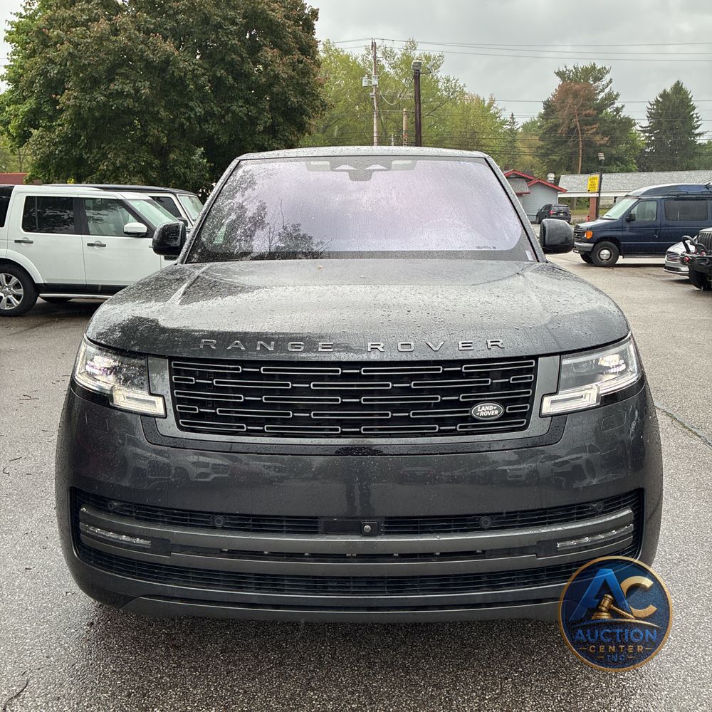 2023 Land Rover Range Rover P400 SE LWB