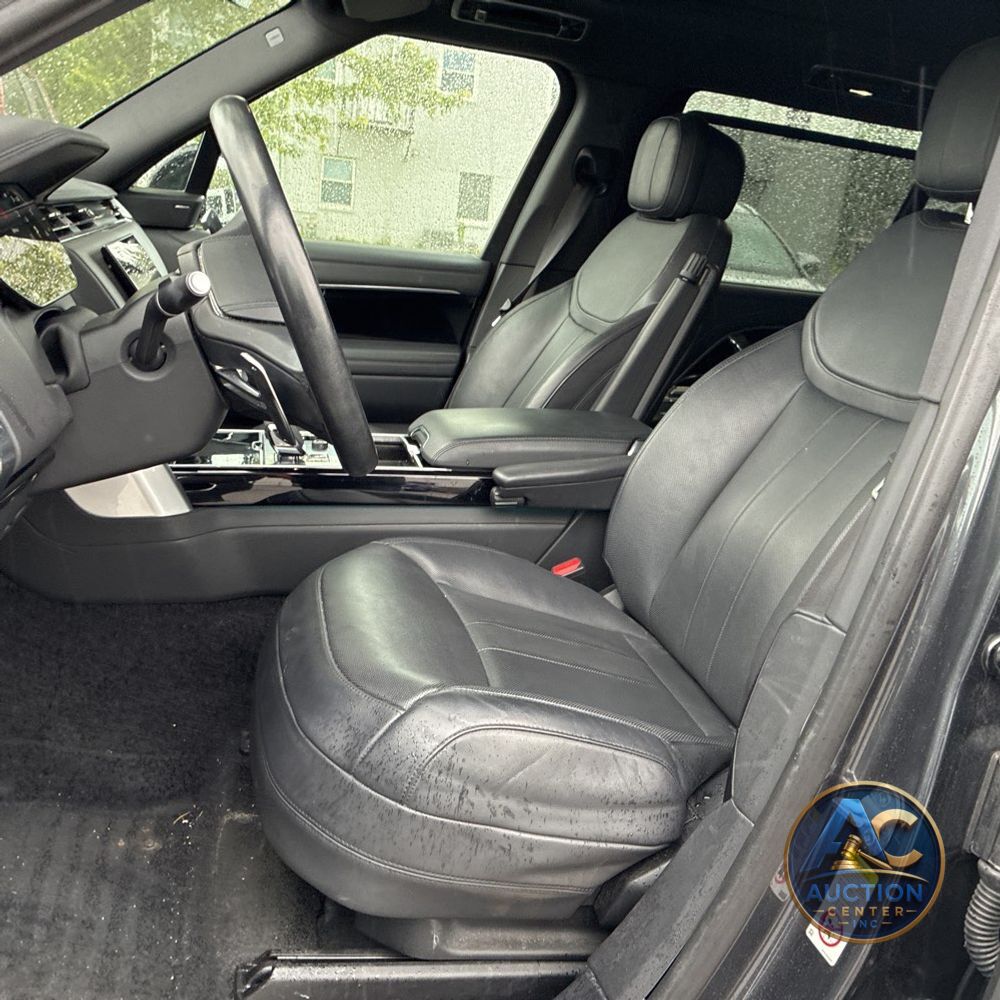 2023 Land Rover Range Rover P400 SE LWB