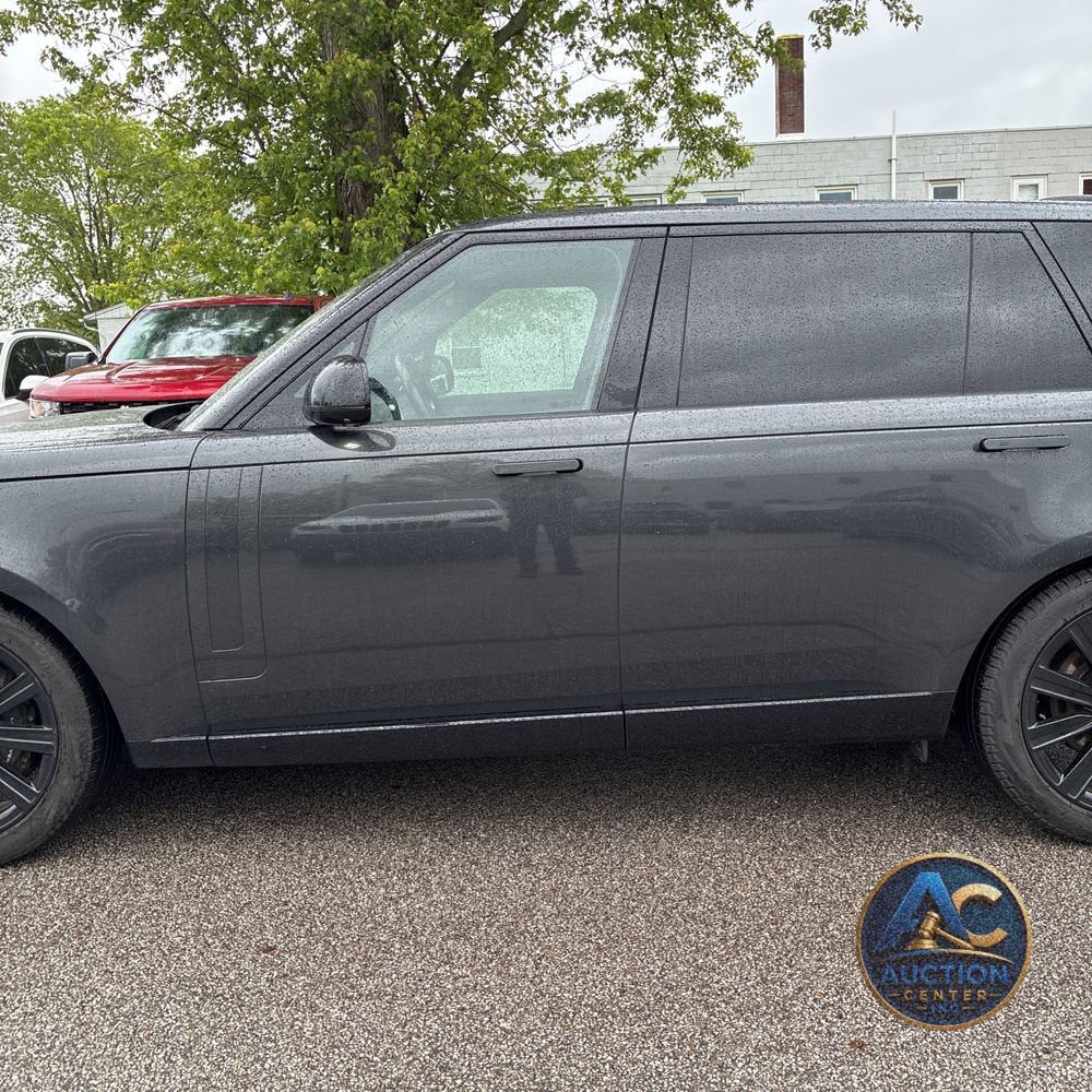 2023 Land Rover Range Rover P400 SE LWB