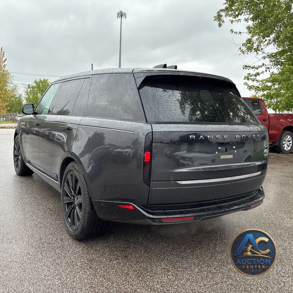 2023 Land Rover Range Rover P400 SE LWB