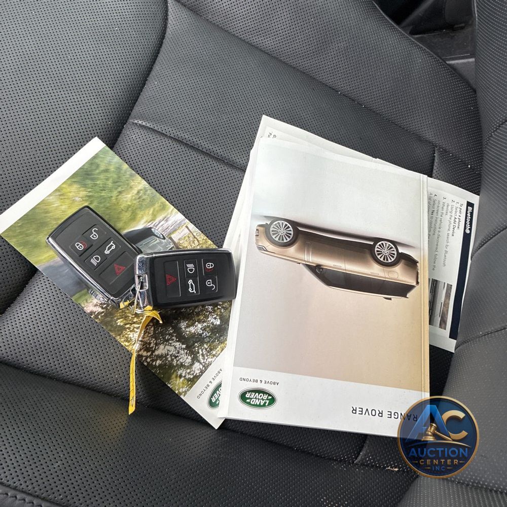 2023 Land Rover Range Rover P400 SE LWB