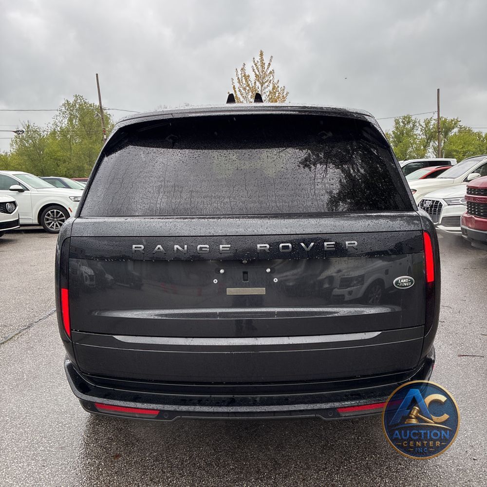 2023 Land Rover Range Rover P400 SE LWB