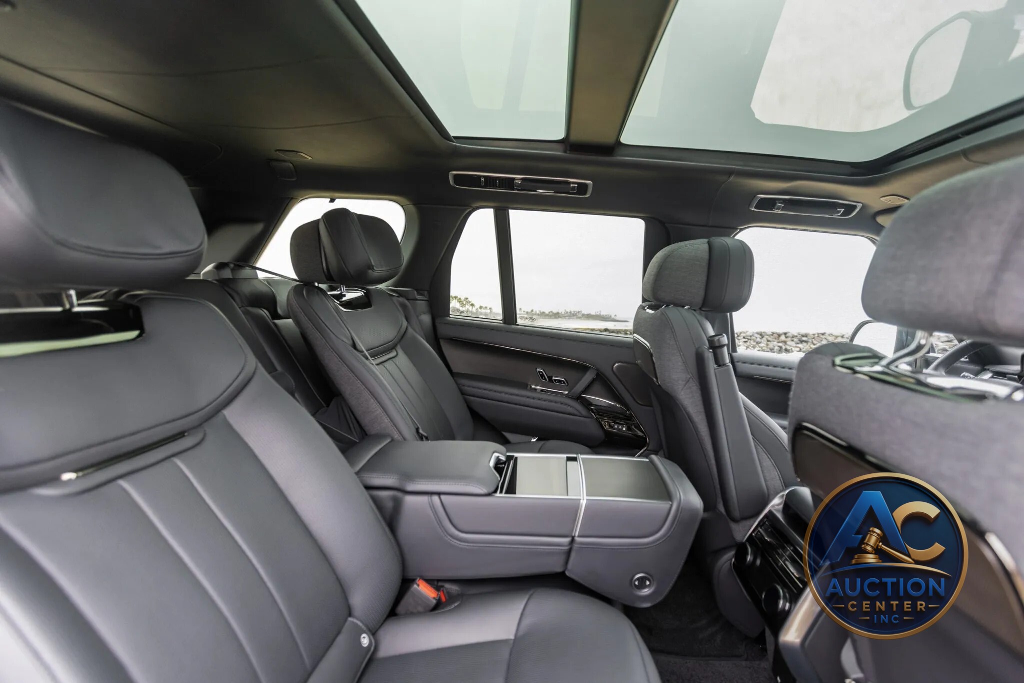 2023 Land Rover Range Rover SV