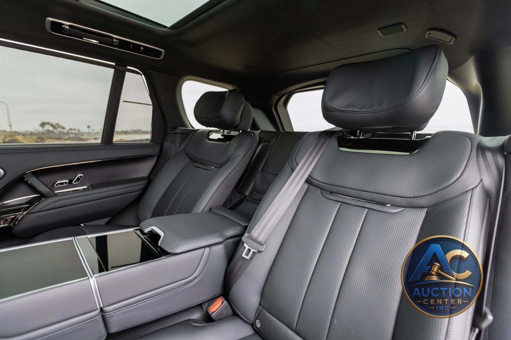 2023 Land Rover Range Rover SV