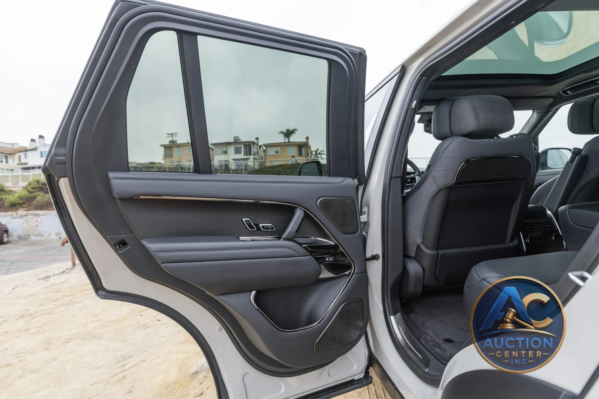 2023 Land Rover Range Rover SV