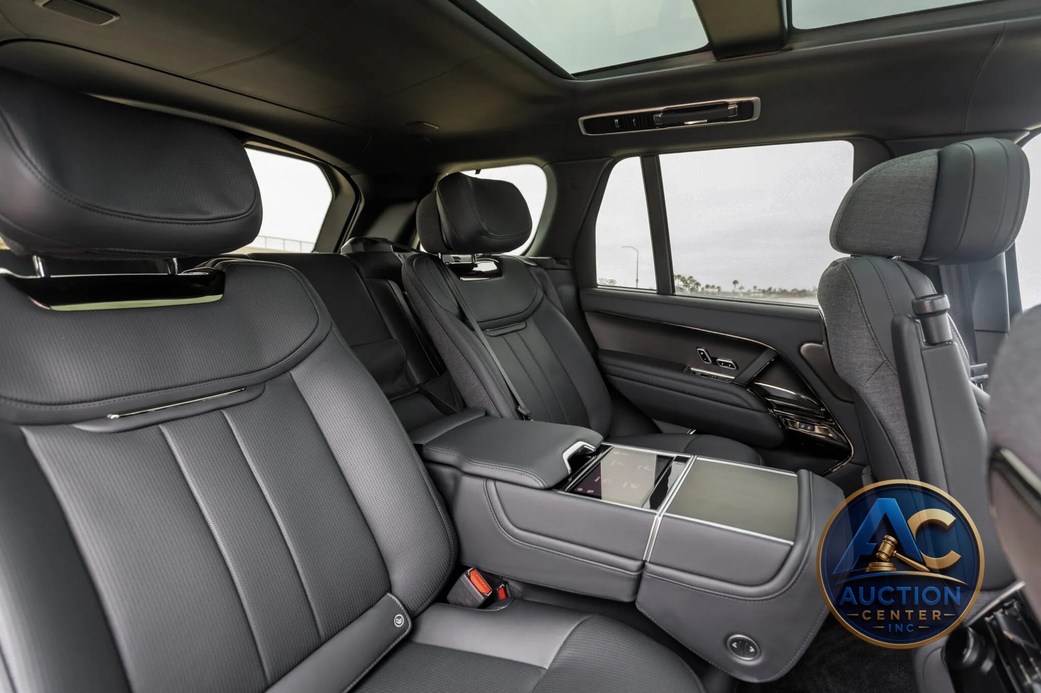 2023 Land Rover Range Rover SV