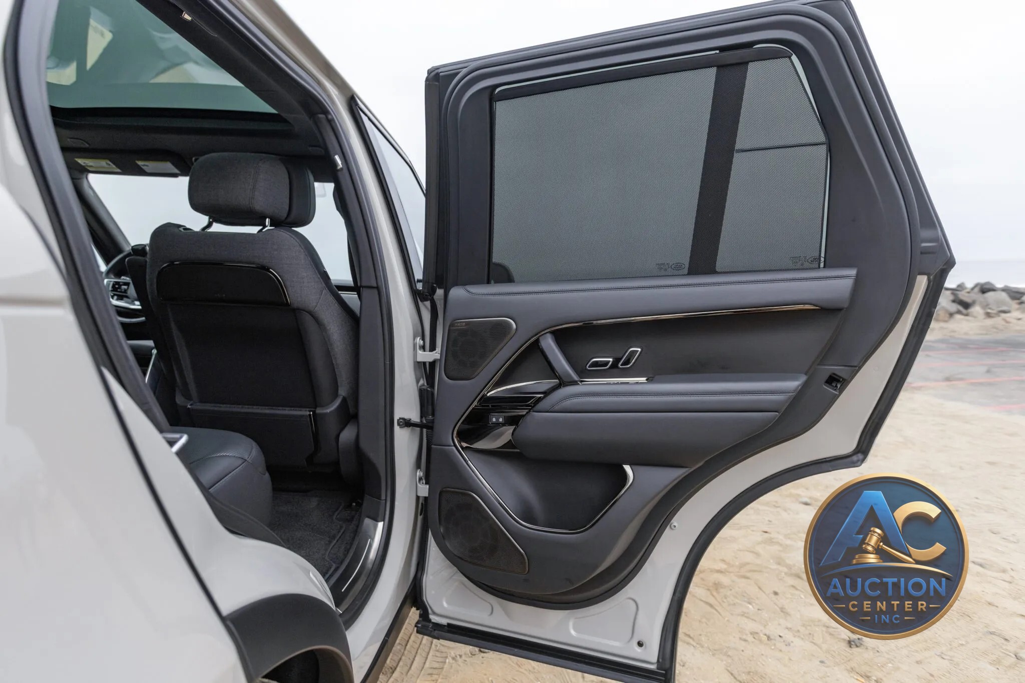 2023 Land Rover Range Rover SV