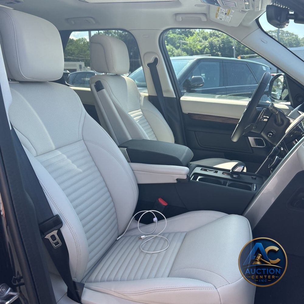 2025 Land Rover Discovery S P300