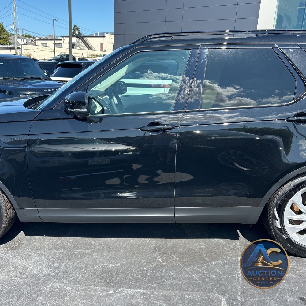 2025 Land Rover Discovery S P300