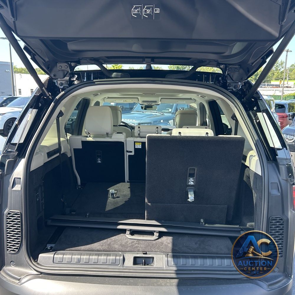 2025 Land Rover Discovery S P300
