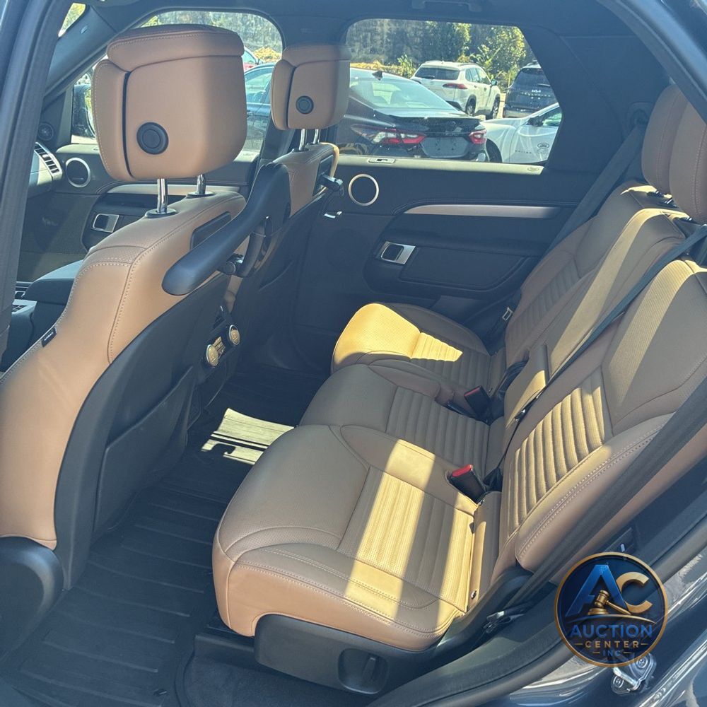 2024 Land Rover Discovery Dynamic SE P300