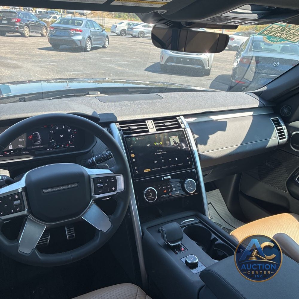 2024 Land Rover Discovery Dynamic SE P300