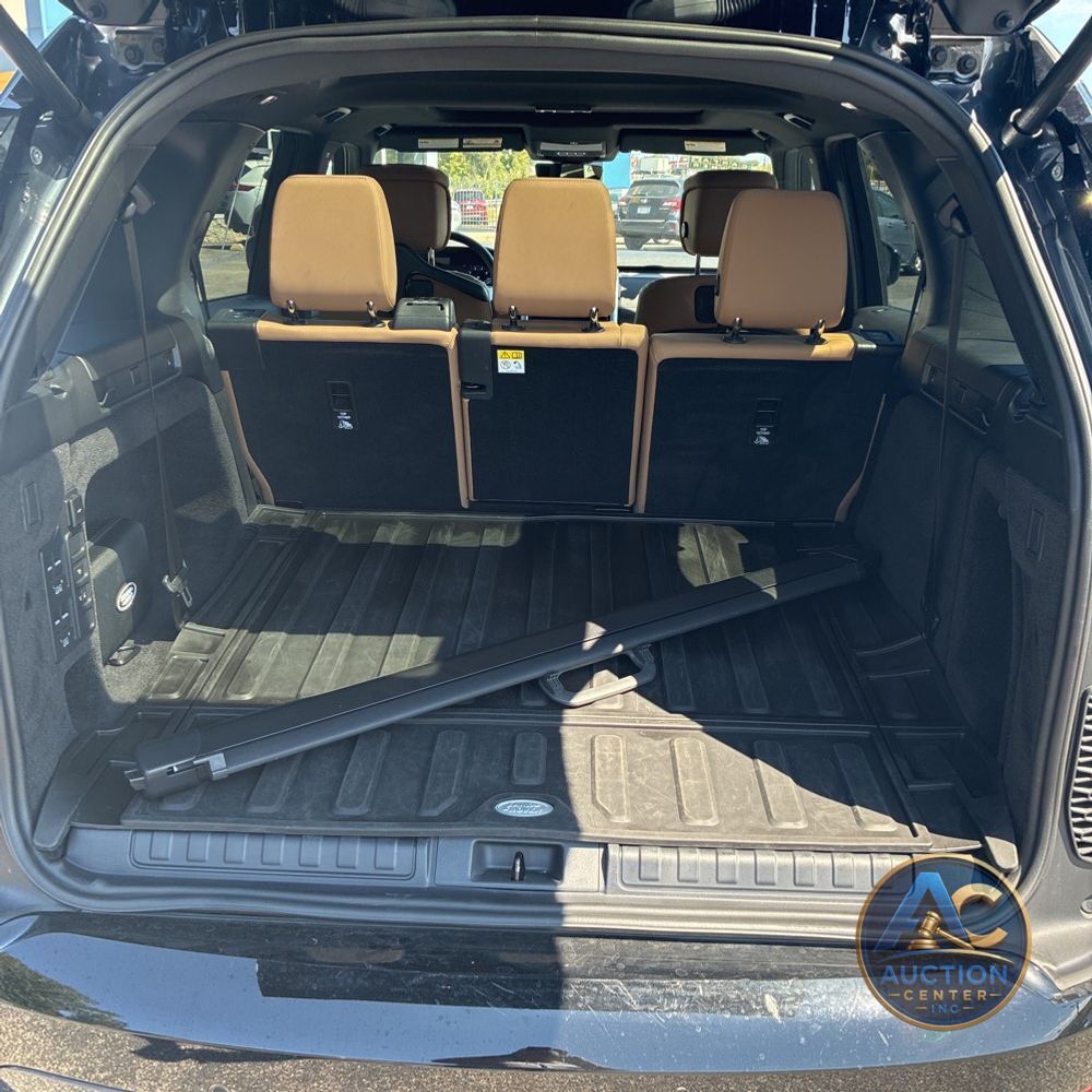 2024 Land Rover Discovery Dynamic SE P300