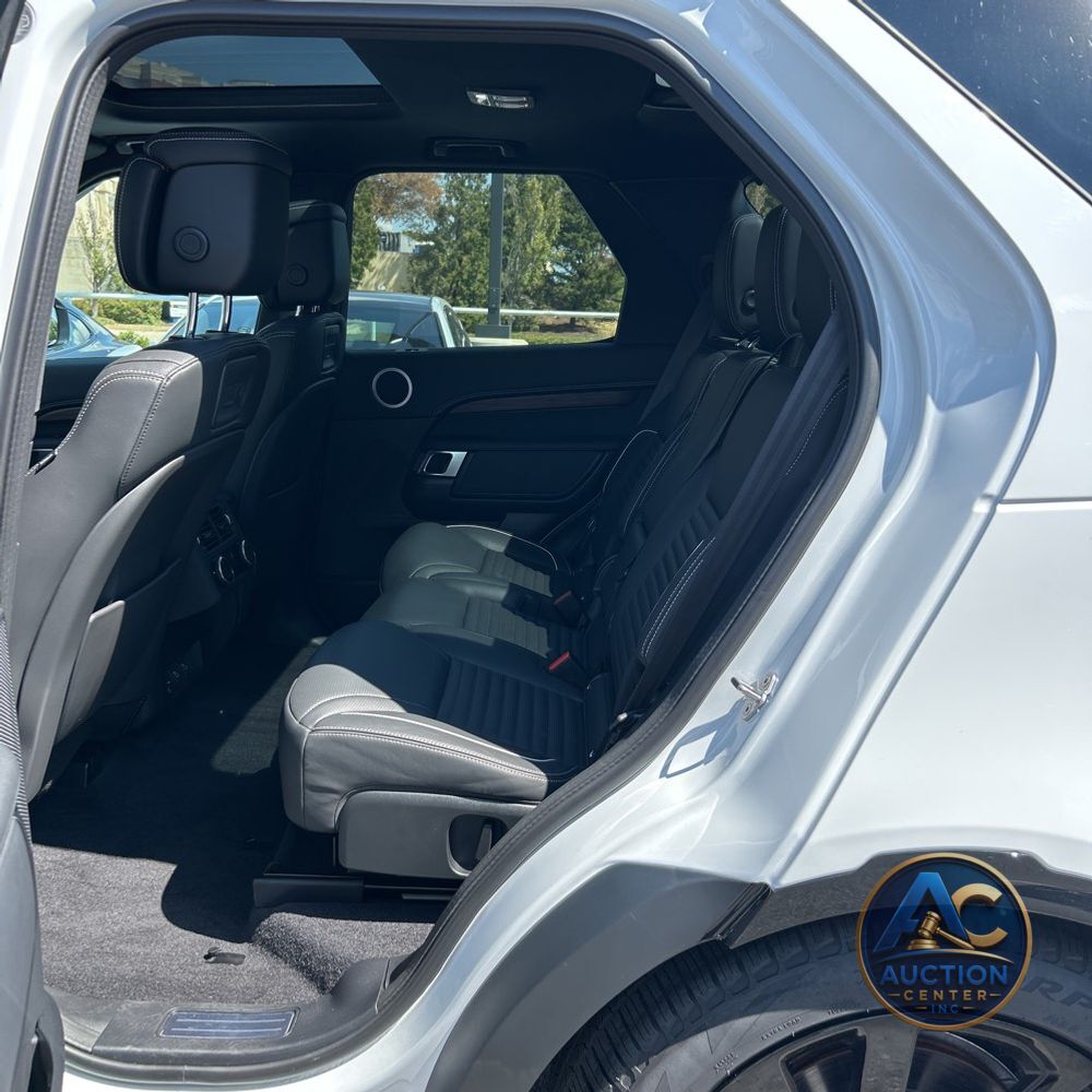 2024 Land Rover Discovery Dynamic SE P300
