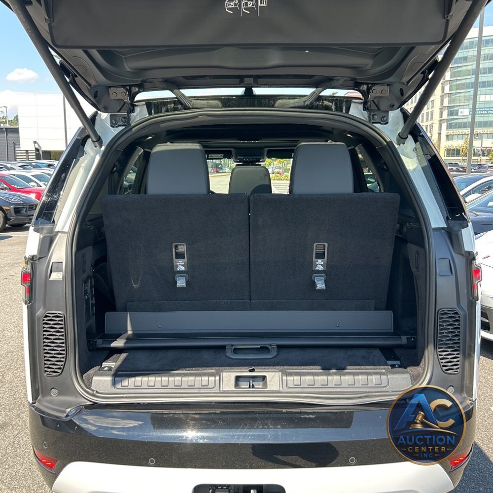 2024 Land Rover Discovery Dynamic SE P300