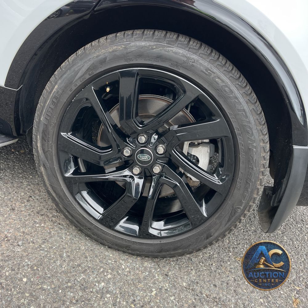 2024 Land Rover Discovery Dynamic SE P360