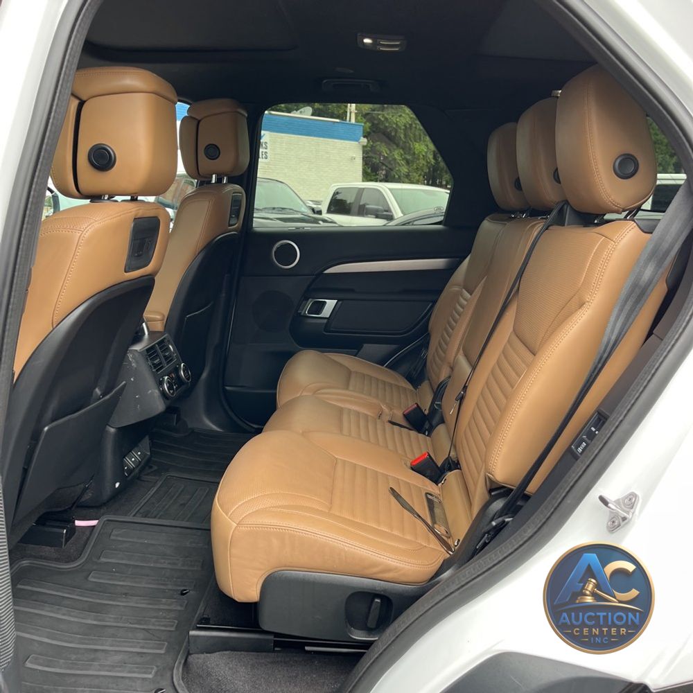 2024 Land Rover Discovery Dynamic SE P360