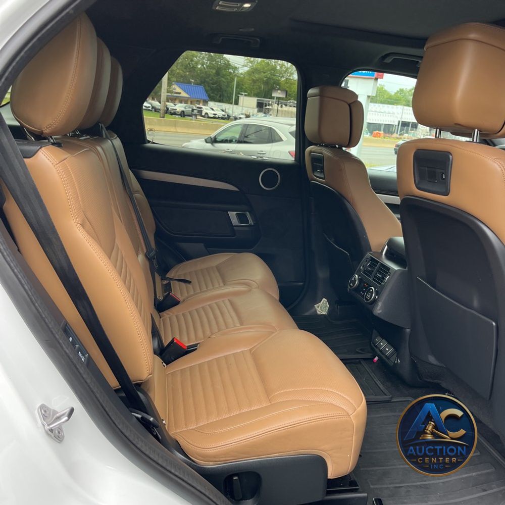 2024 Land Rover Discovery Dynamic SE P360