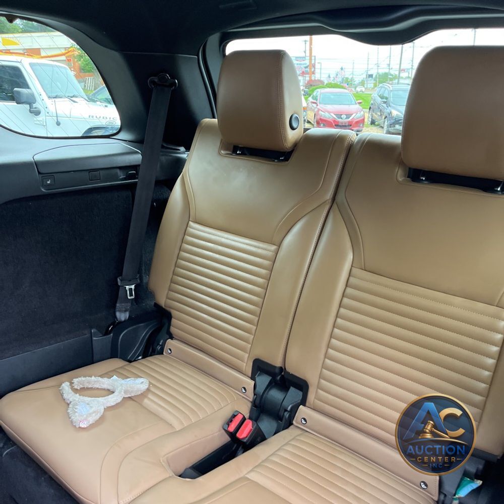2024 Land Rover Discovery Dynamic SE P360