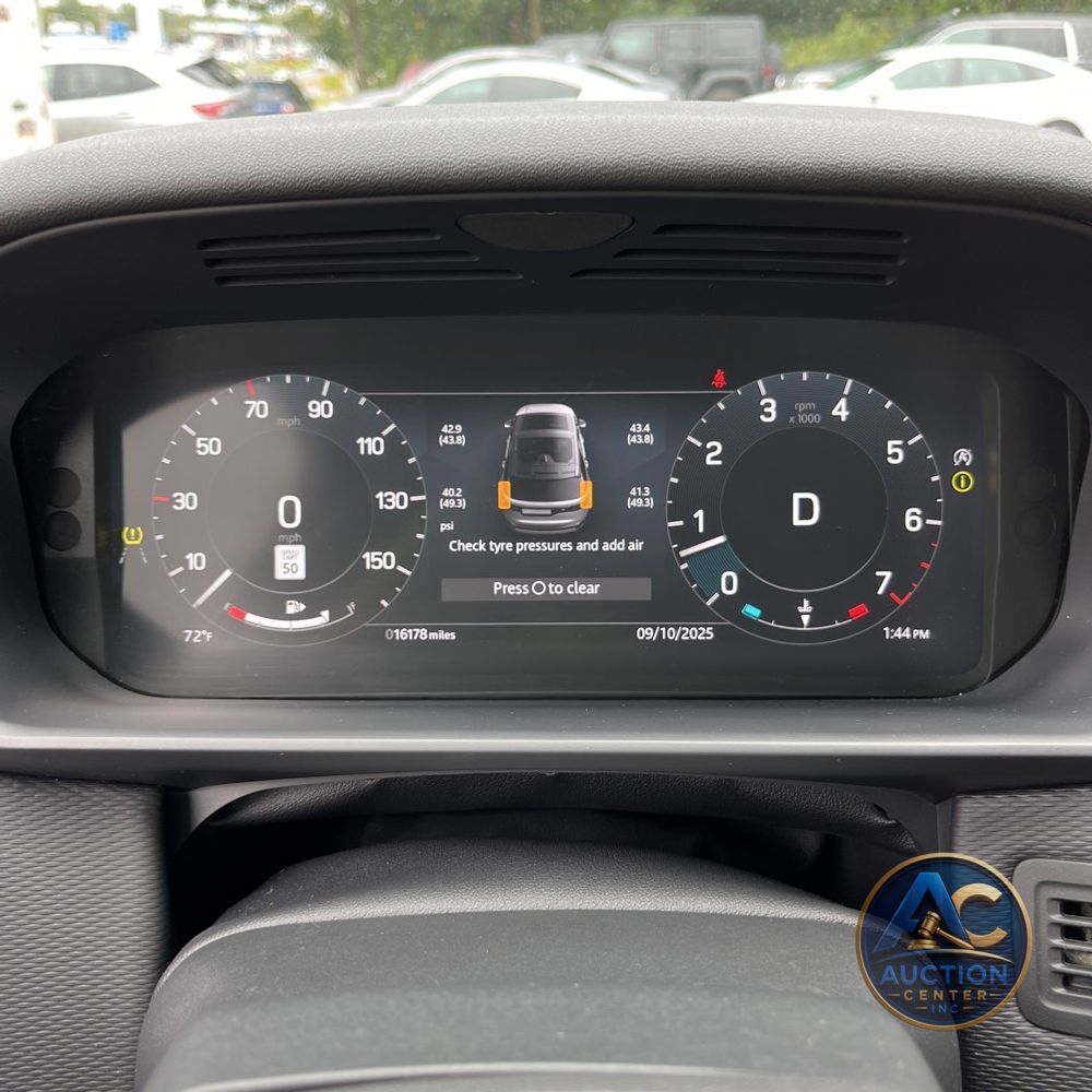 2024 Land Rover Discovery Dynamic SE P360