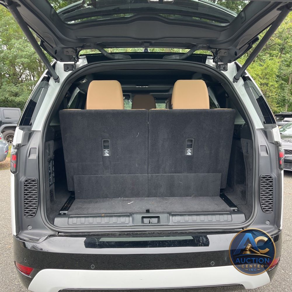 2024 Land Rover Discovery Dynamic SE P360