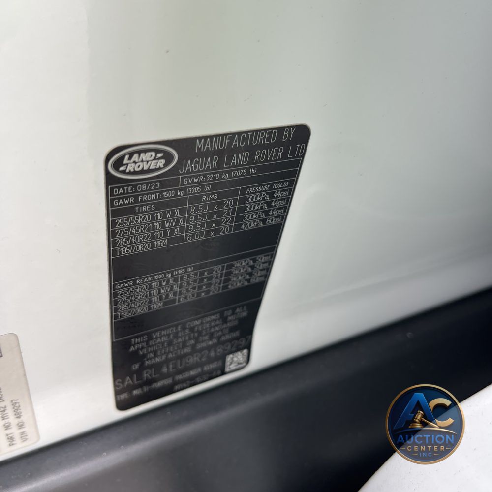 2024 Land Rover Discovery Dynamic SE P360