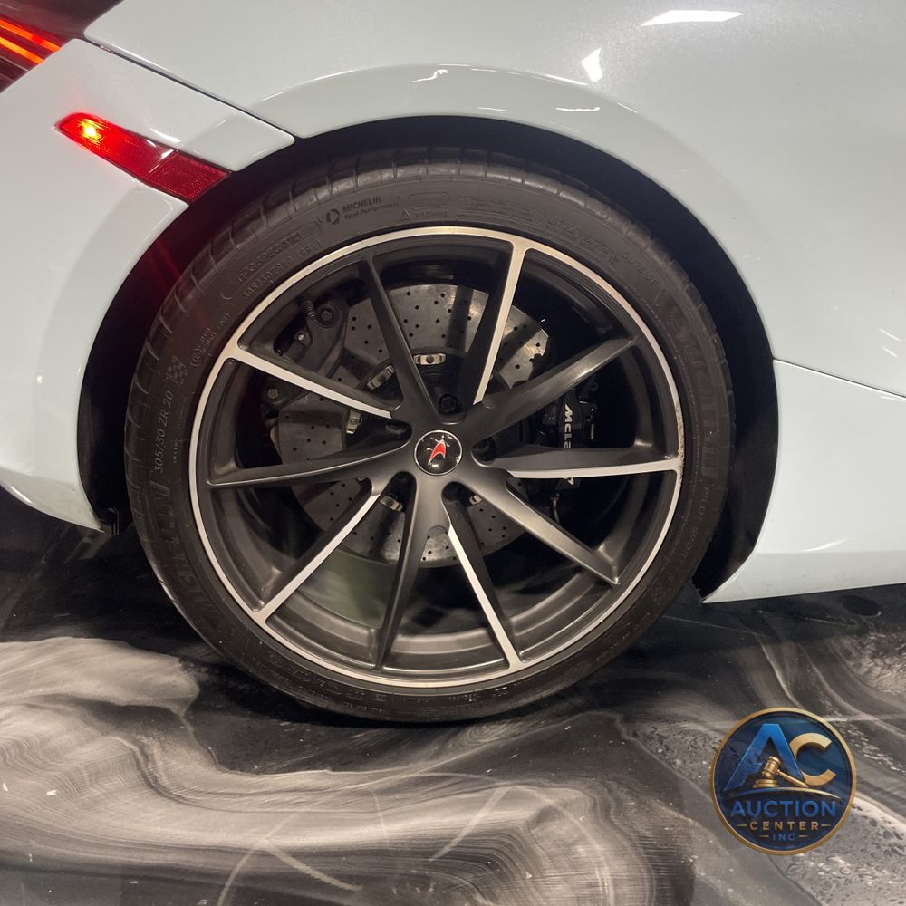 2018 McLaren 720S Base